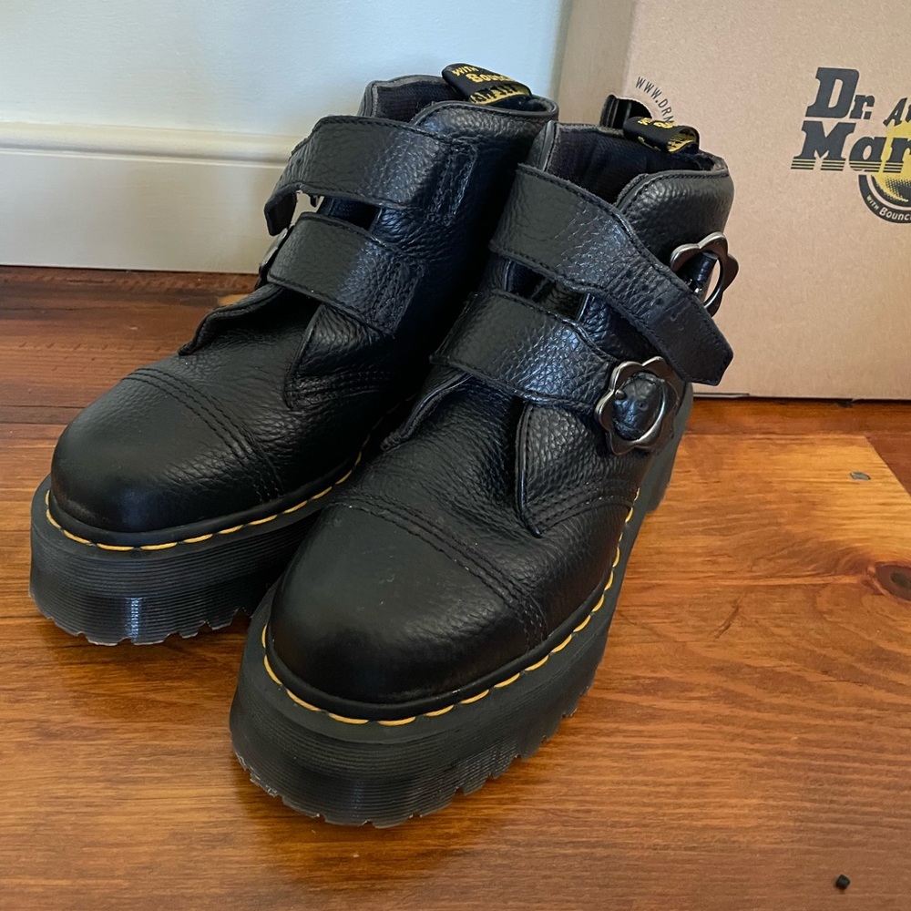 Dr Martens DEVON FLOWER BUCKLE LEATHER PLATFORM BOOTS
